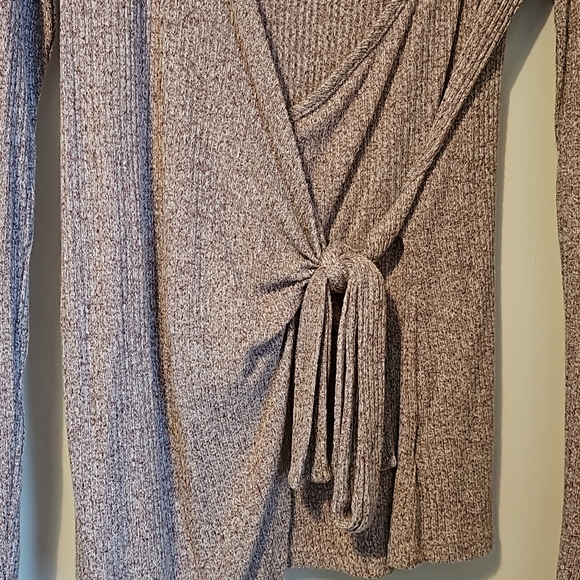 Wrap sweater - Picture 2 of 5